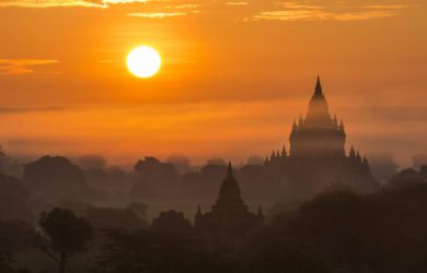 Bagan - Sunset at Bagan - Myanmar - Sampan Travel