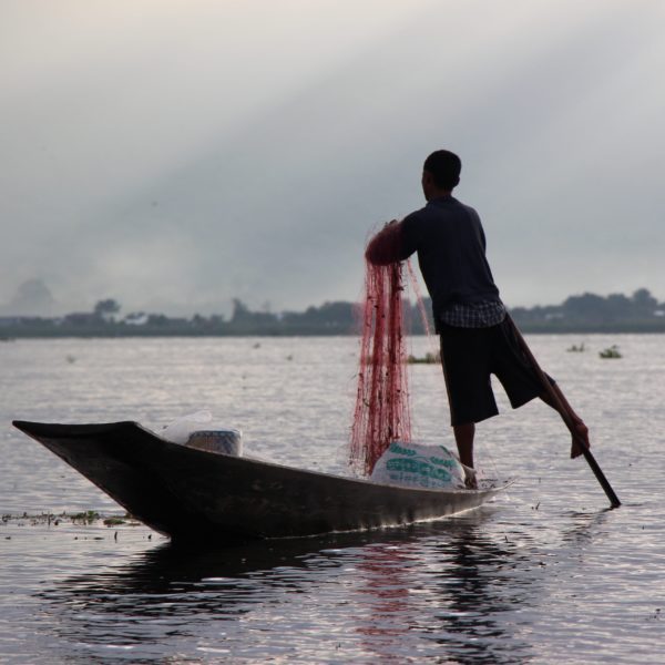 Inle Lake - Inthar fisherman - Myanmar - Sampan Travel