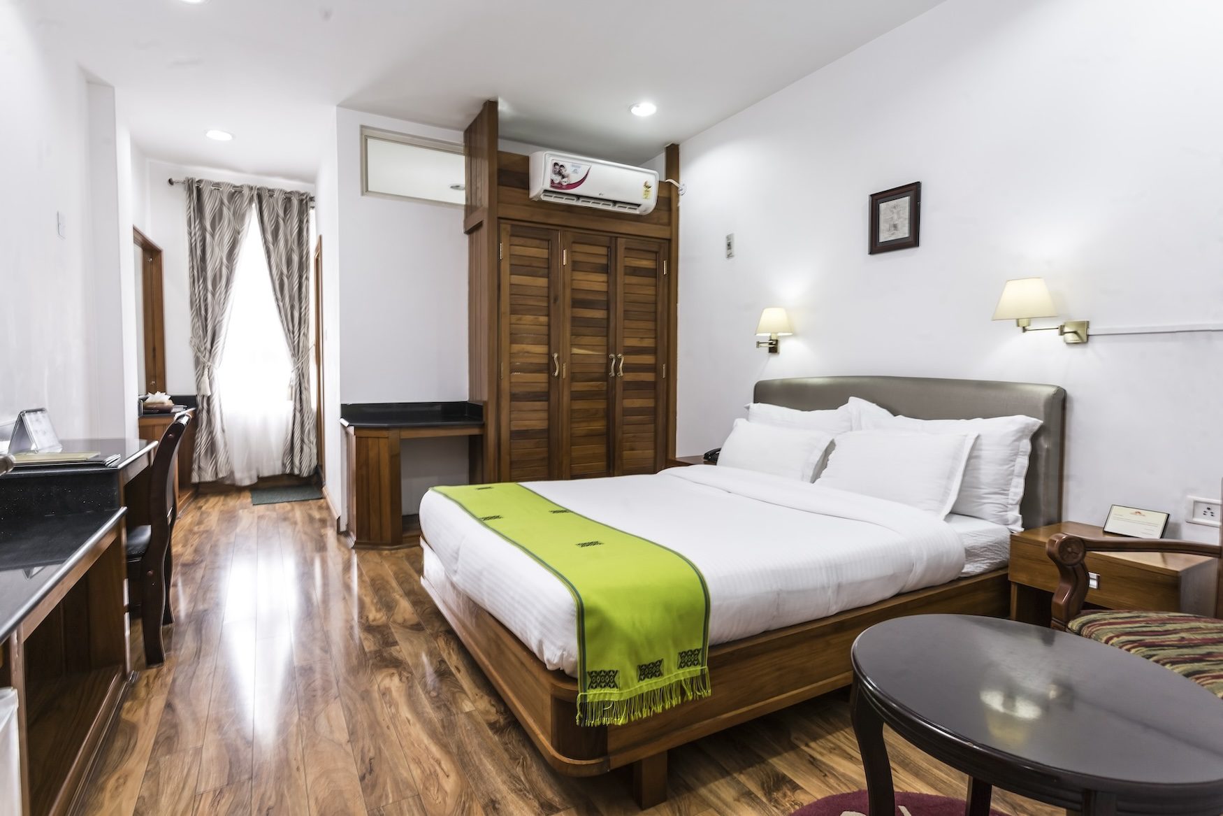 Deluxe Room - Nagaland, Kohima. (Hotel Vivor)